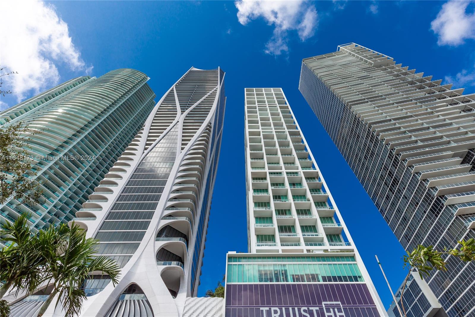 1040 Biscayne Blvd #1802, Miami FL 33132