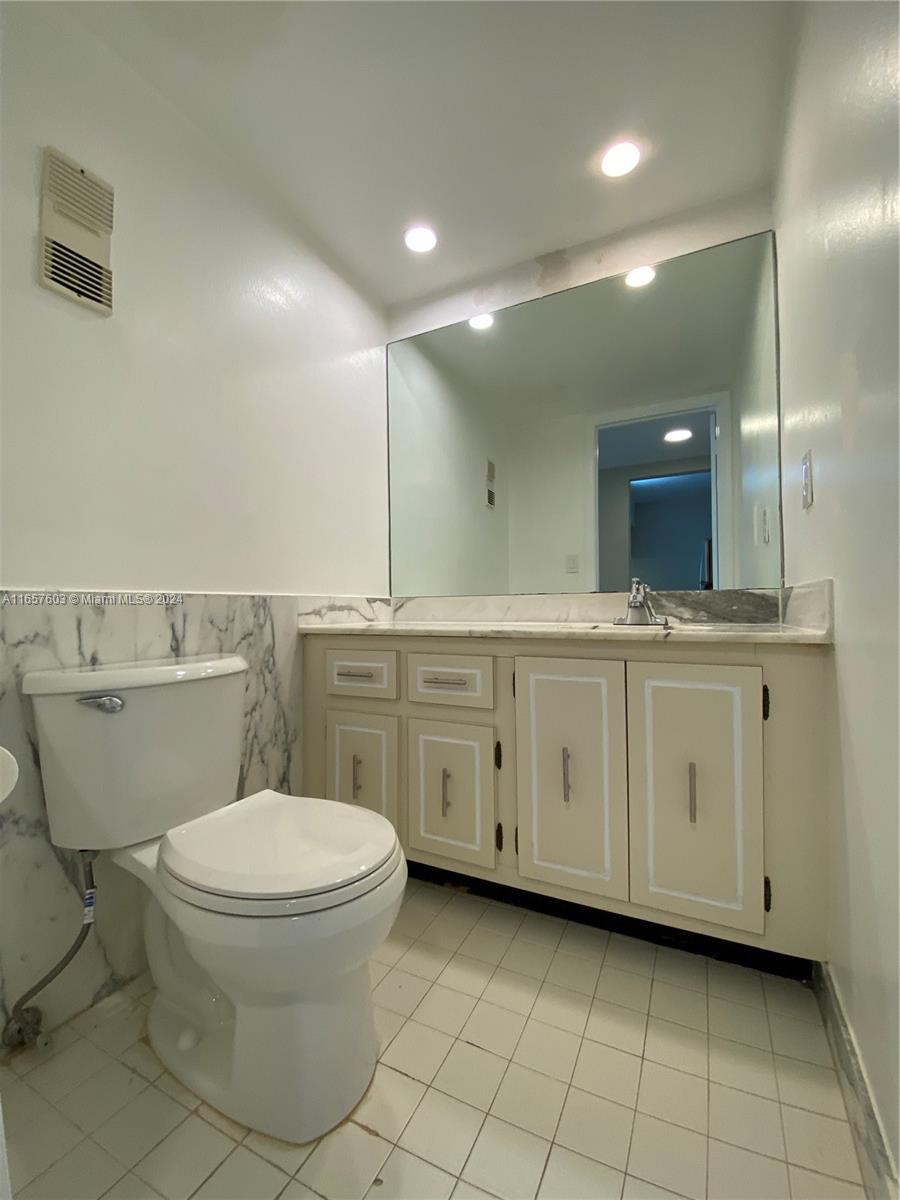 155 Ocean Lane Dr #503, Key Biscayne FL 33149