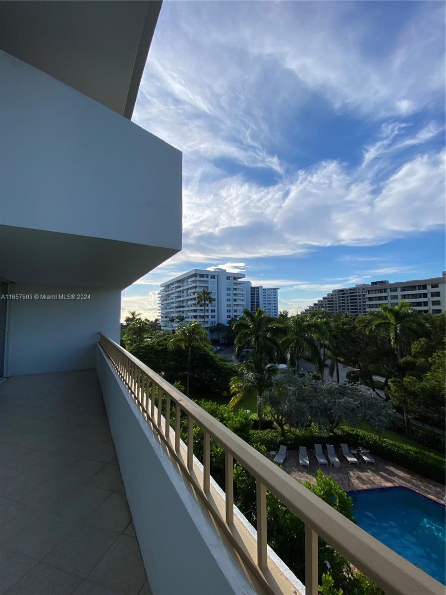 155 Ocean Lane Dr #503, Key Biscayne FL 33149