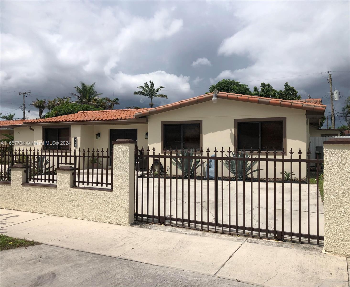 971 W 55th Pl, Hialeah, Florida image 6