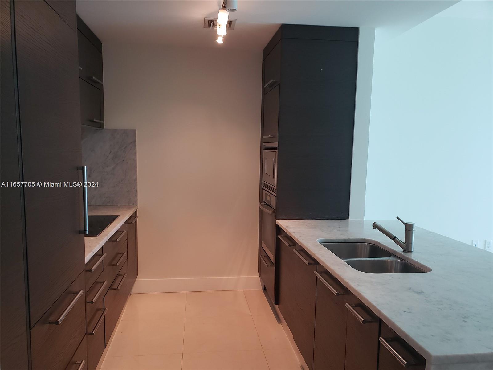 900 Biscayne #2710, Miami FL 33132