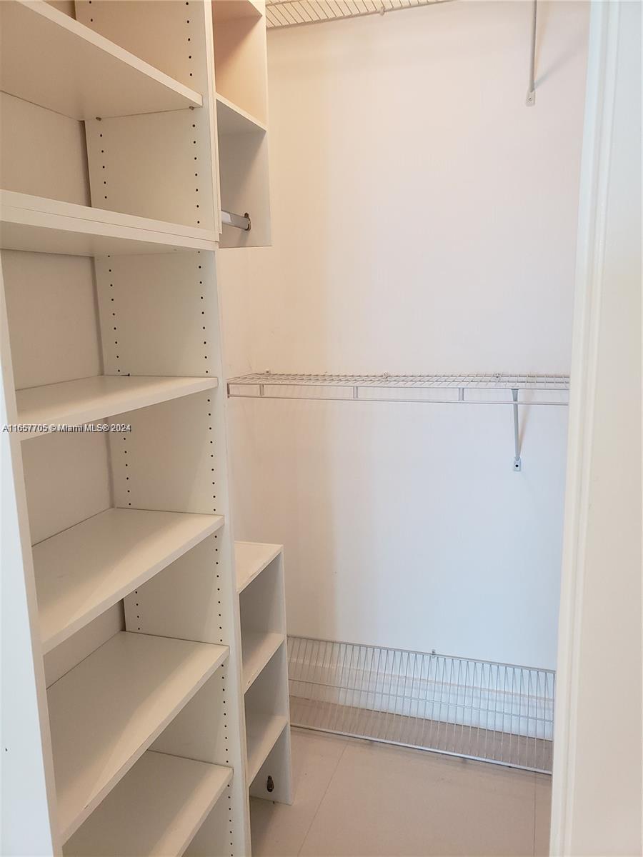 900 Biscayne #2710, Miami FL 33132
