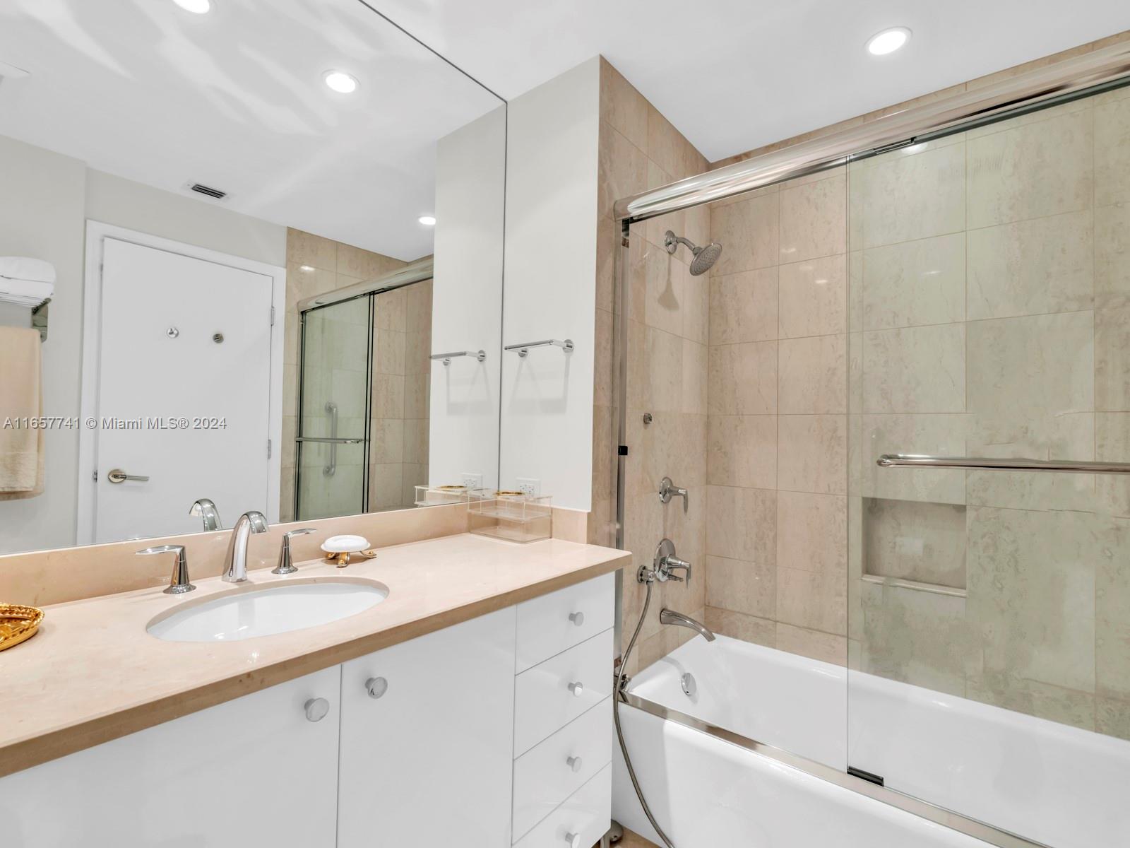 10101 Collins Ave #15A, Bal Harbour, Florida image 33