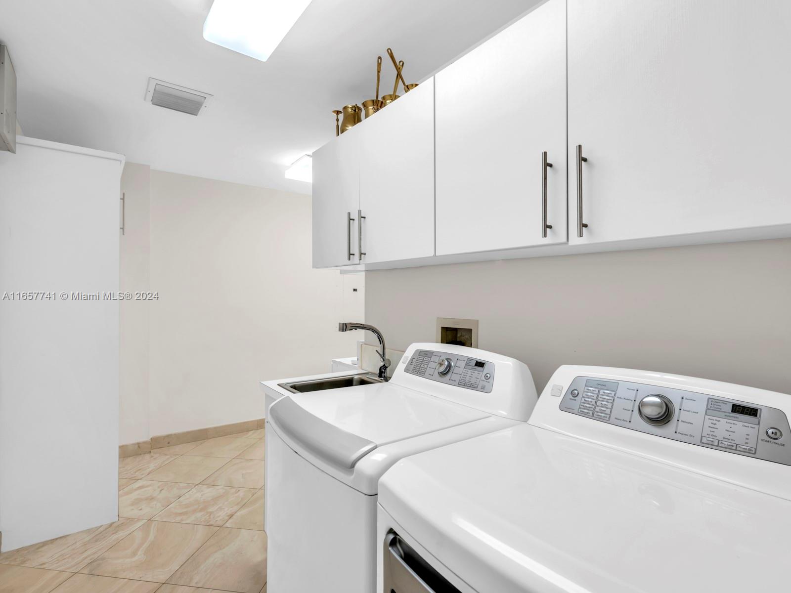 10101 Collins Ave #15A, Bal Harbour, Florida image 37