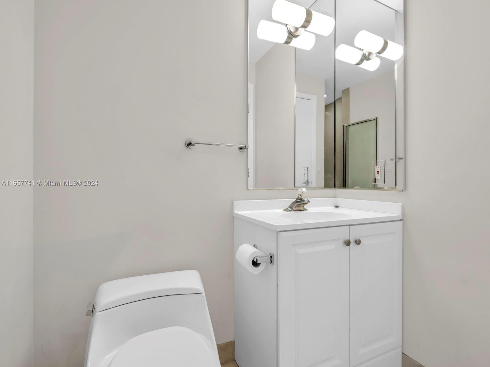 10101 Collins Ave #15A, Bal Harbour, Florida image 39