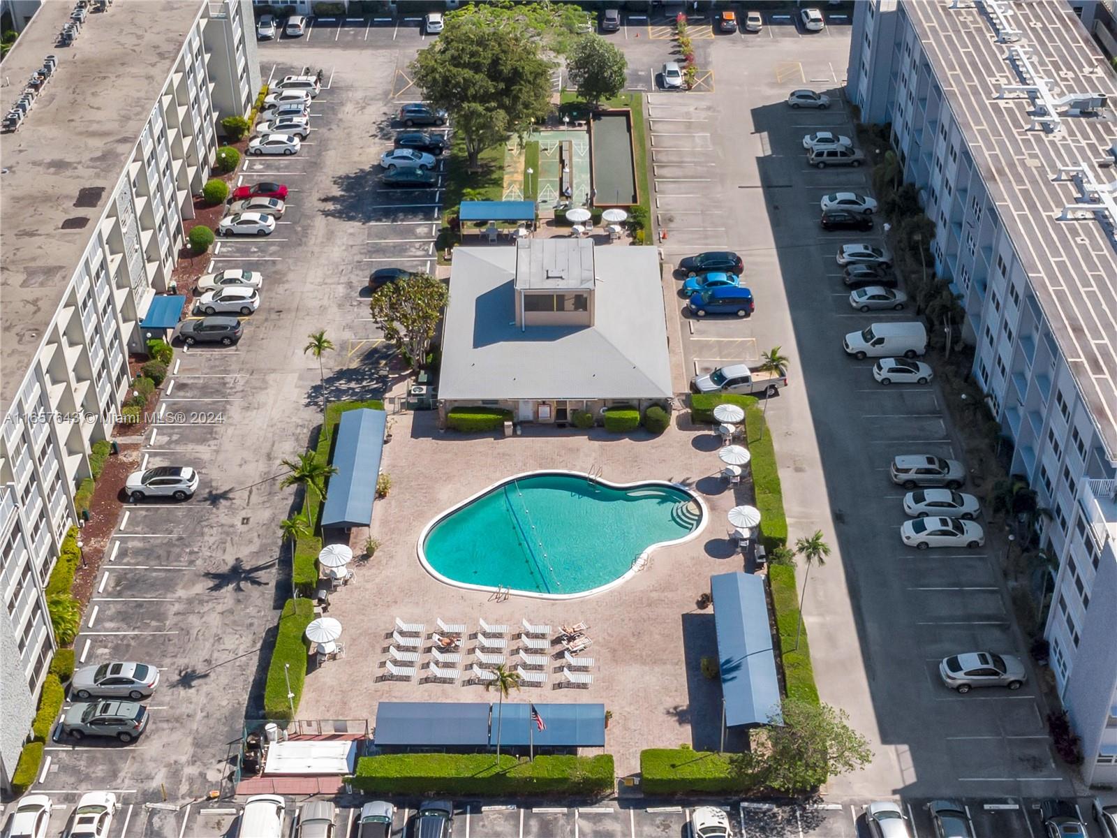 215 SE 3rd Ave #407B, Hallandale Beach, Florida image 17