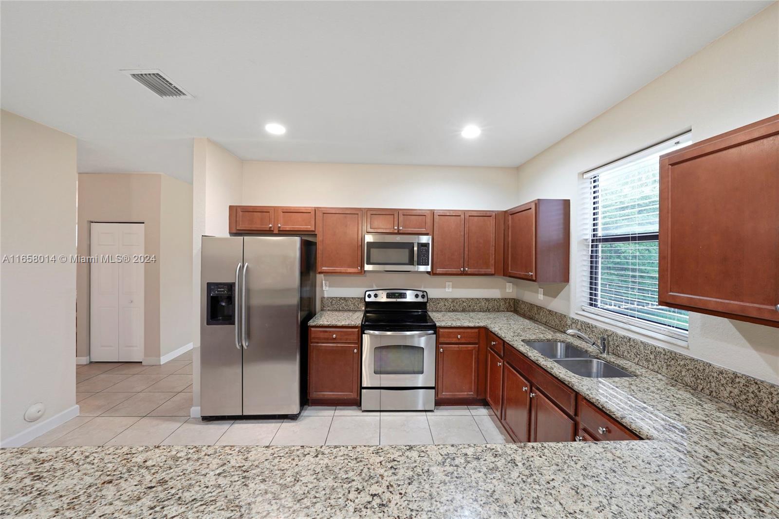 10395 SW 225th Ter, Cutler Bay, Florida image 30