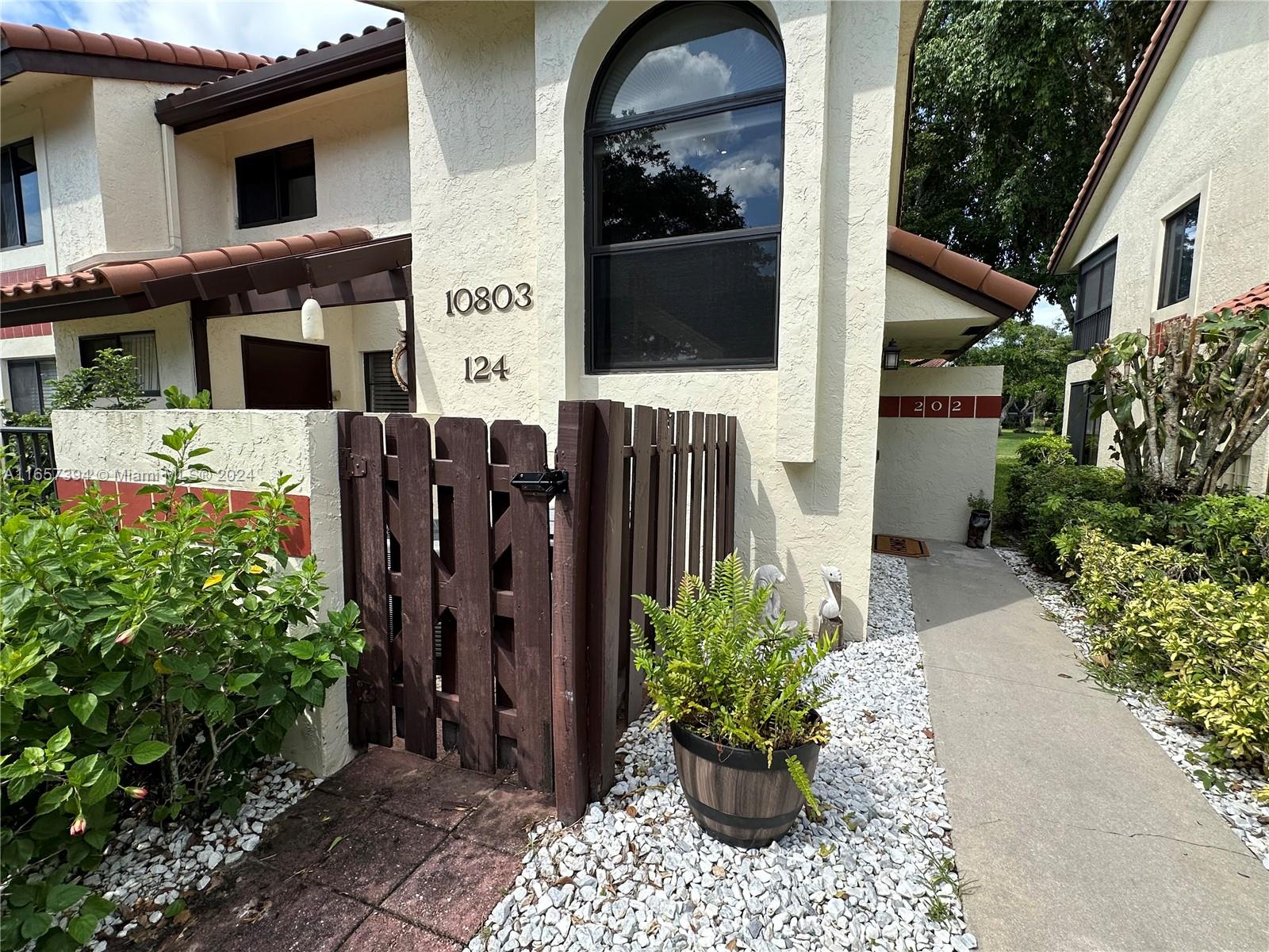 10803 Palm Lake Ave #202, Boynton Beach, Florida image 2