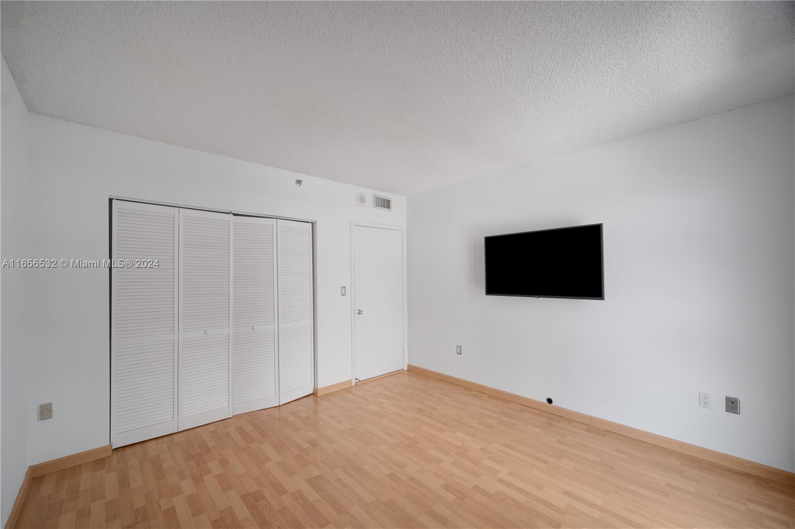 8855 Collins Ave #2D, Surfside FL 33154