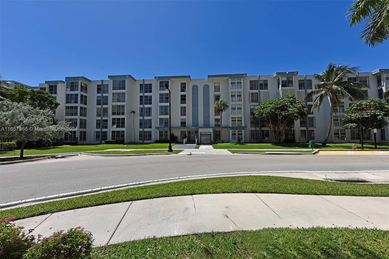 17560 Atlantic Blvd #118, Sunny Isles Beach, Florida image 2