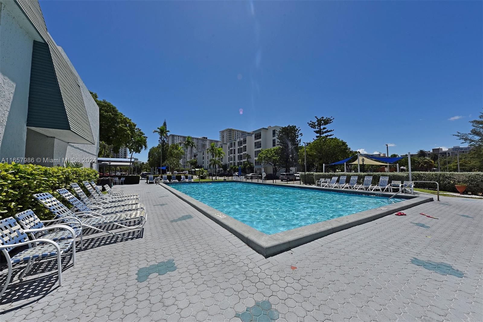 17560 Atlantic Blvd #118, Sunny Isles Beach, Florida image 36