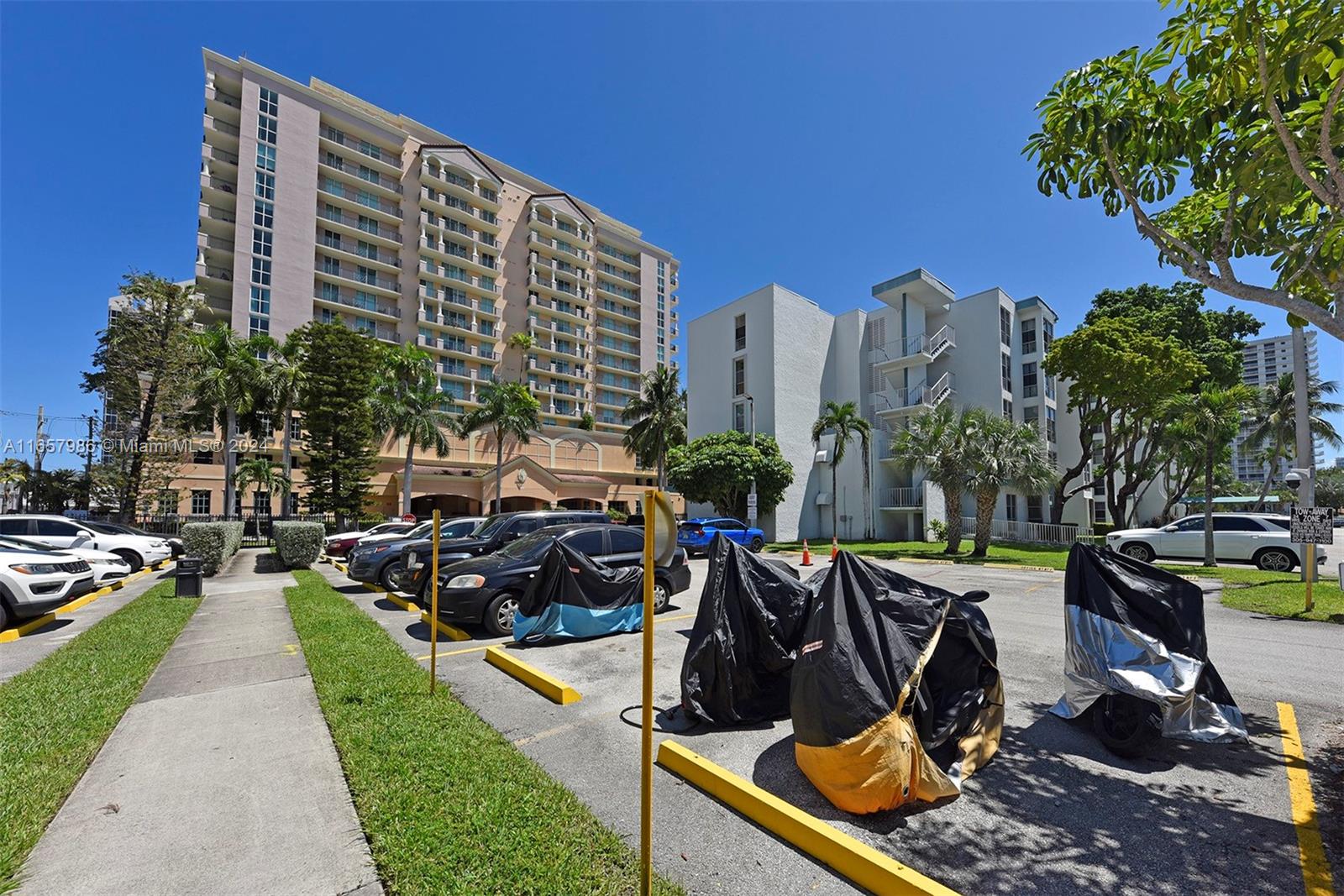 17560 Atlantic Blvd #118, Sunny Isles Beach, Florida image 41