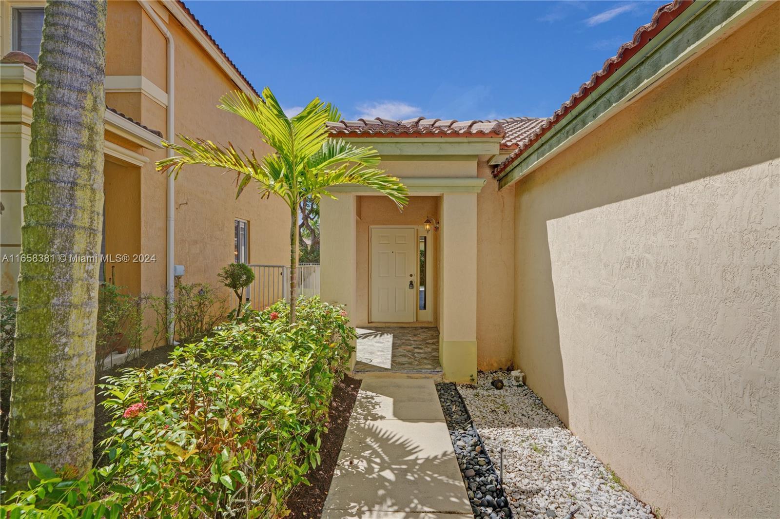 1114 Golden Cane Dr, Weston, Florida image 2