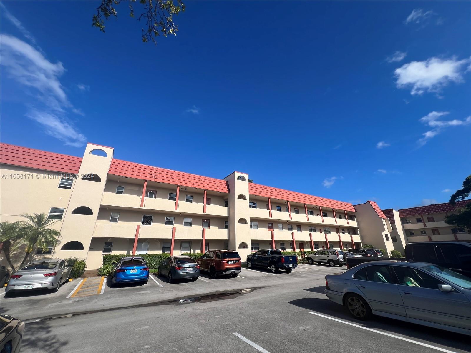 8020 N Sunrise Lakes Dr #108, Sunrise, Florida image 2