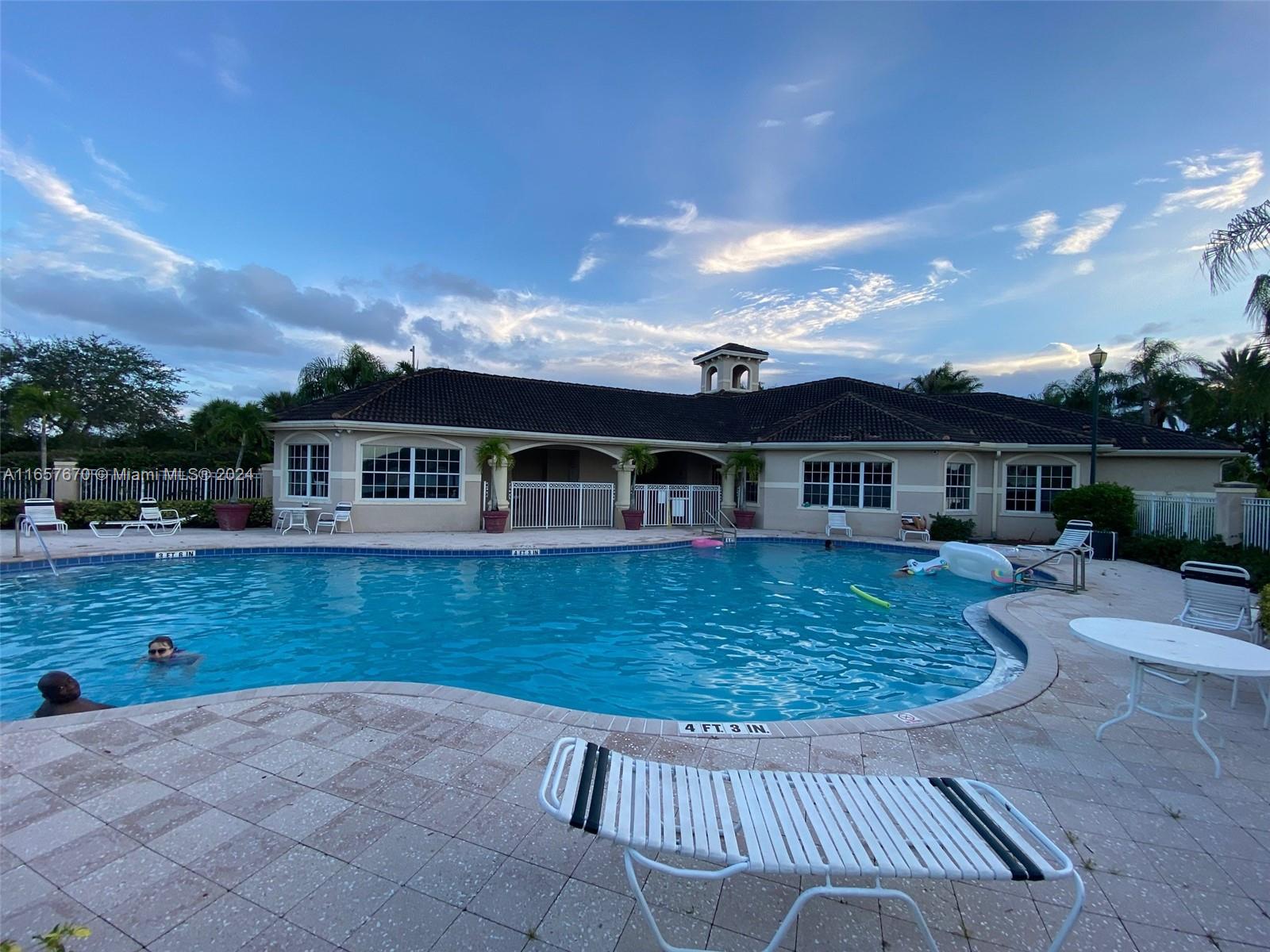 5011 Wiles Rd #207, Coconut Creek, Florida image 10