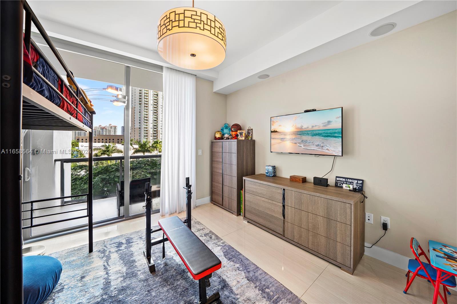 3300 NE 188th St #312, Aventura FL 33180
