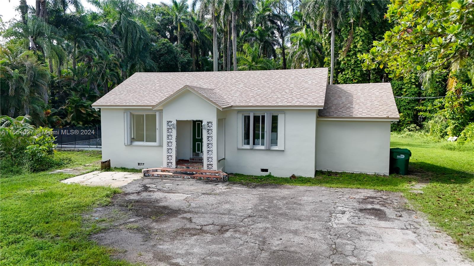 Listing Photo 11