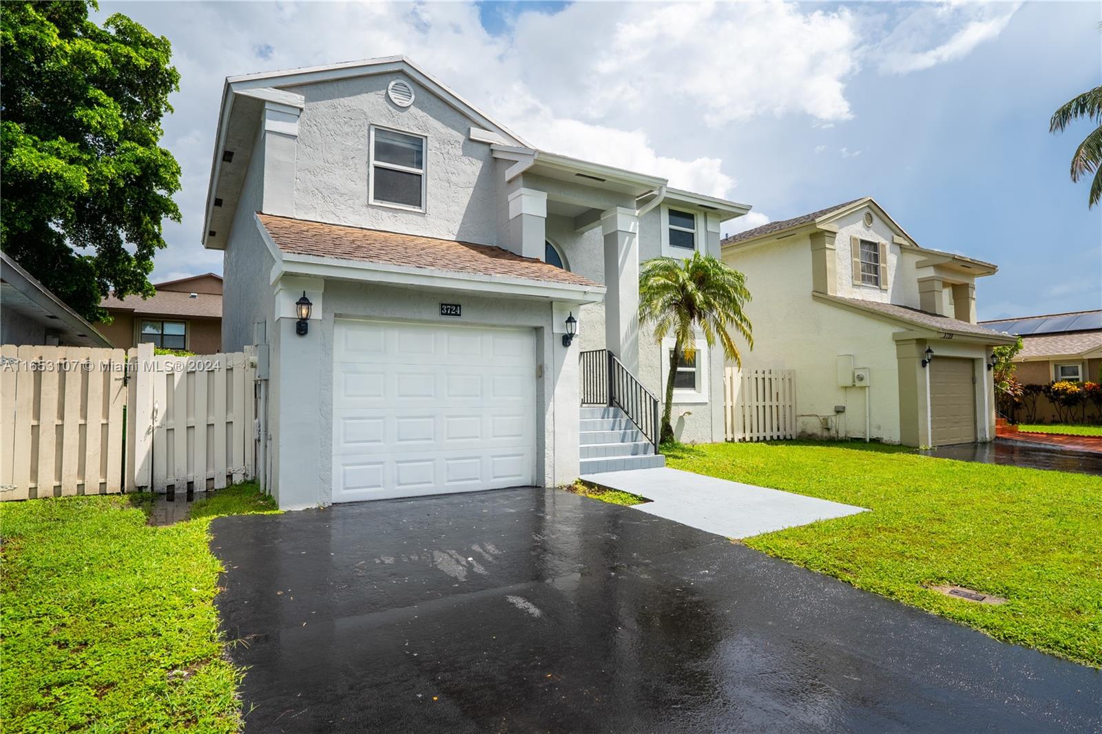 3724 NW 107th Ter, Sunrise, Florida image 2