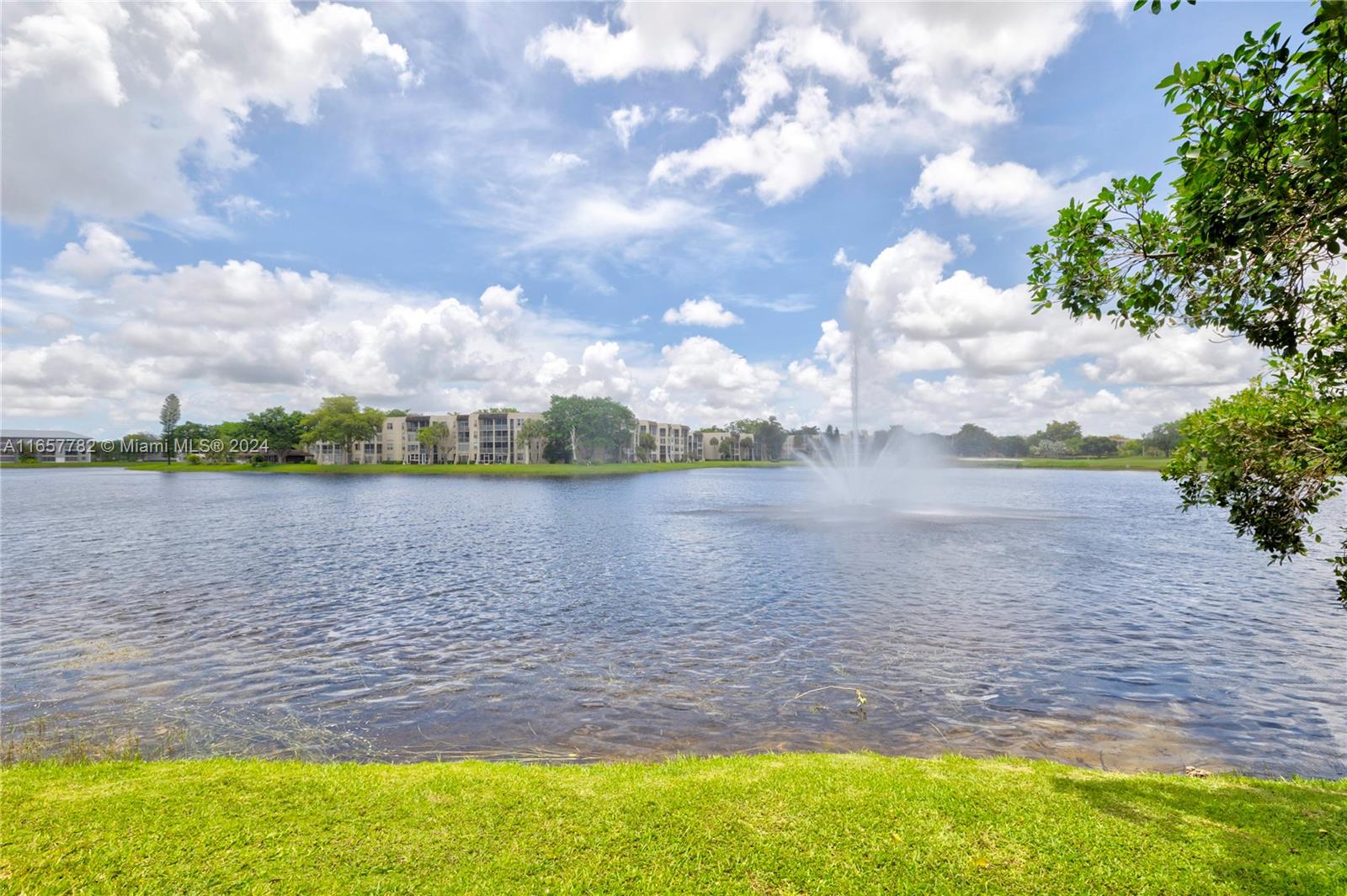 1831 Sabal Palm Dr #402, Davie, Florida image 45