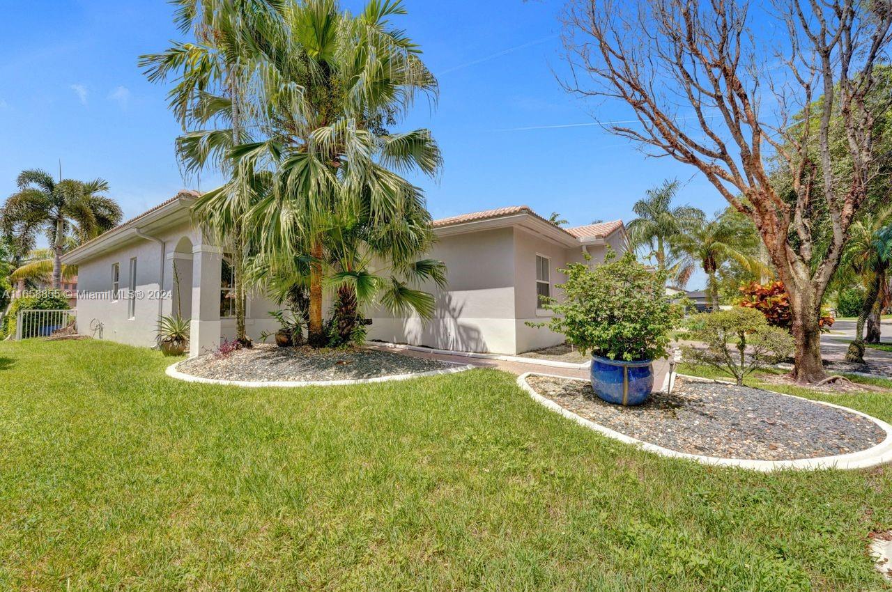 2266 SW 131st Ter, Miramar, Florida image 9