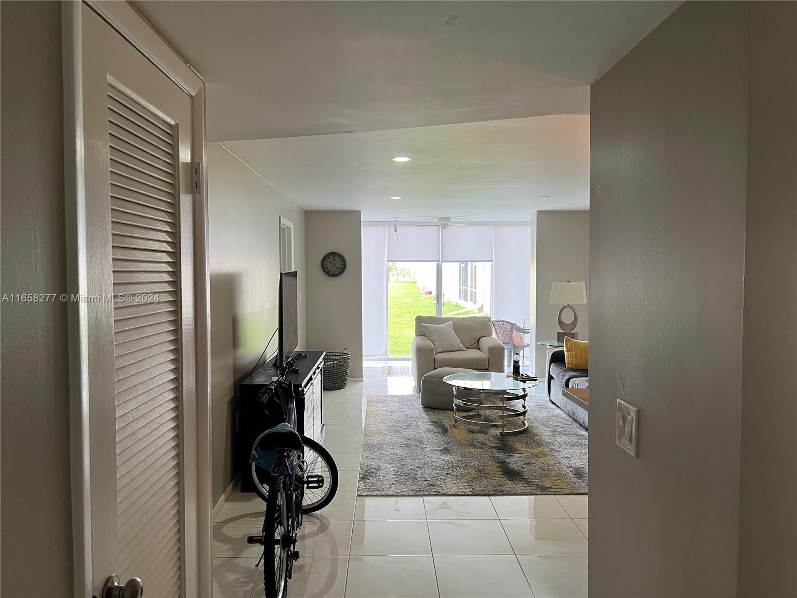 2651 E Sunrise Lakes Dr #111, Sunrise, Florida image 8