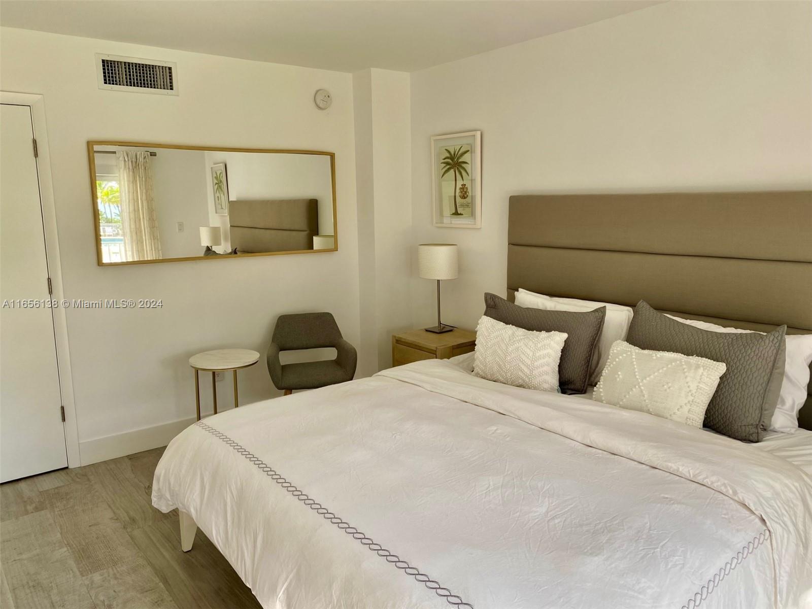 881 Ocean Dr #TH12, Key Biscayne FL 33149