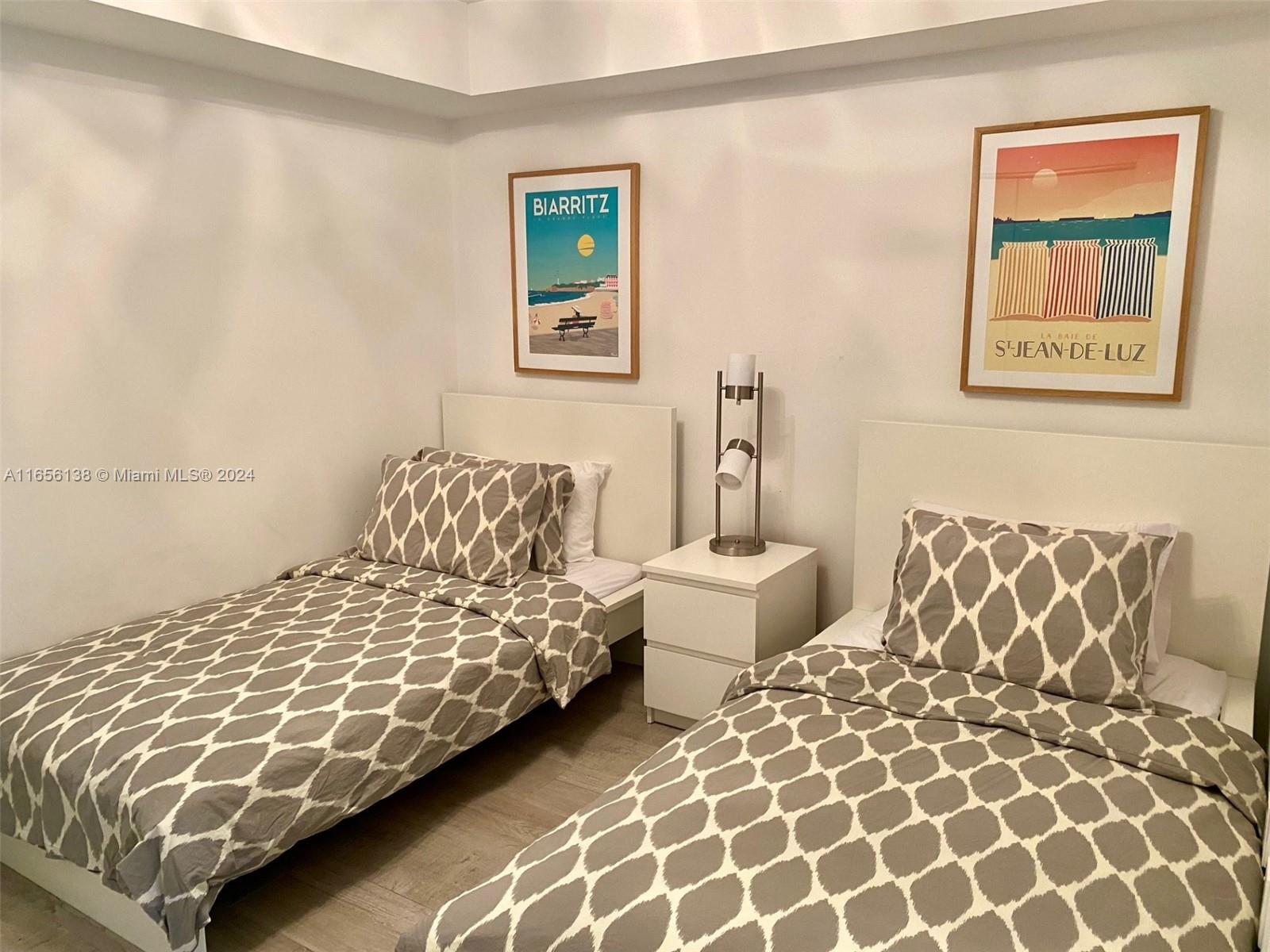 881 Ocean Dr #TH12, Key Biscayne FL 33149