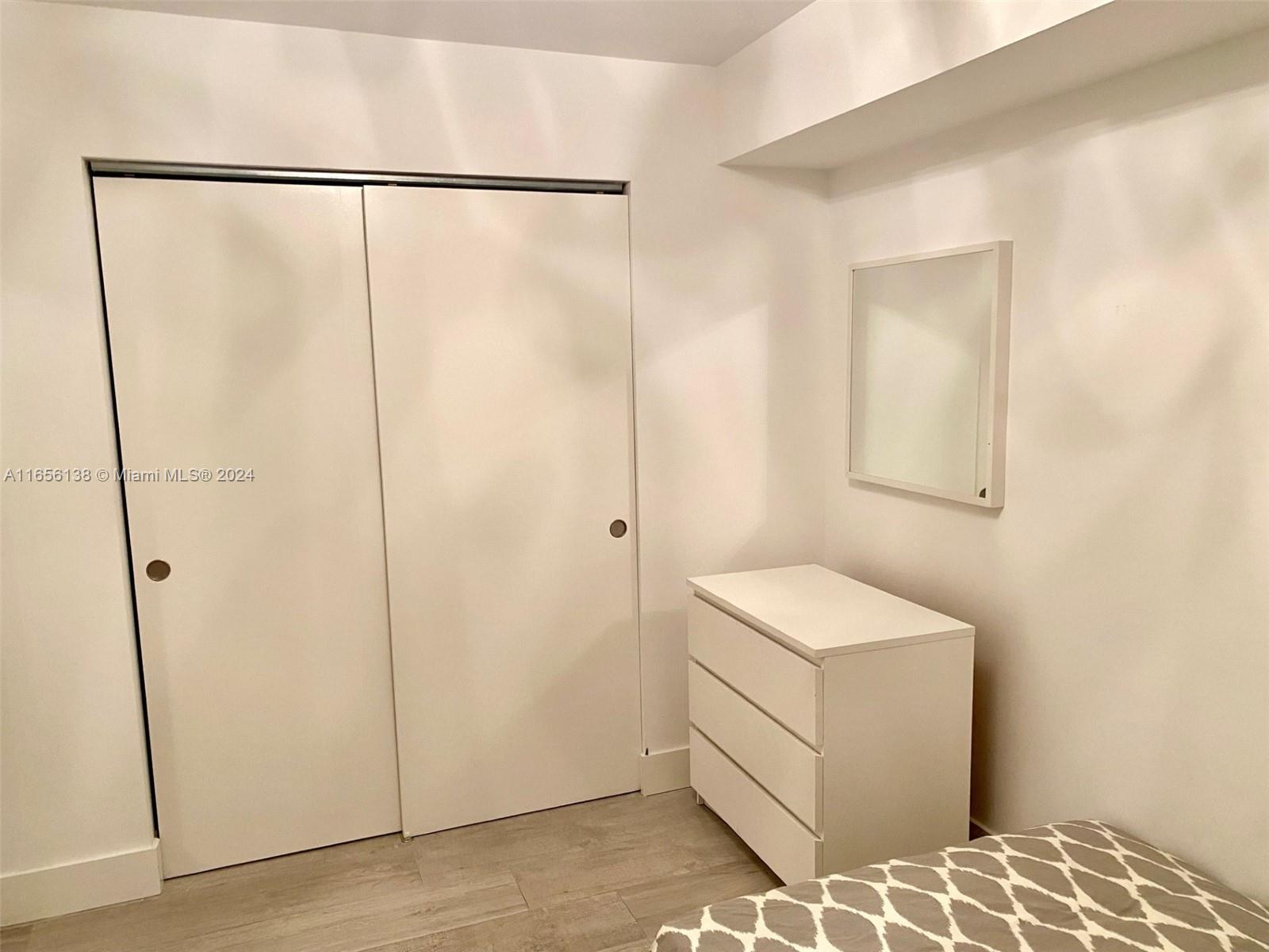 881 Ocean Dr #TH12, Key Biscayne FL 33149