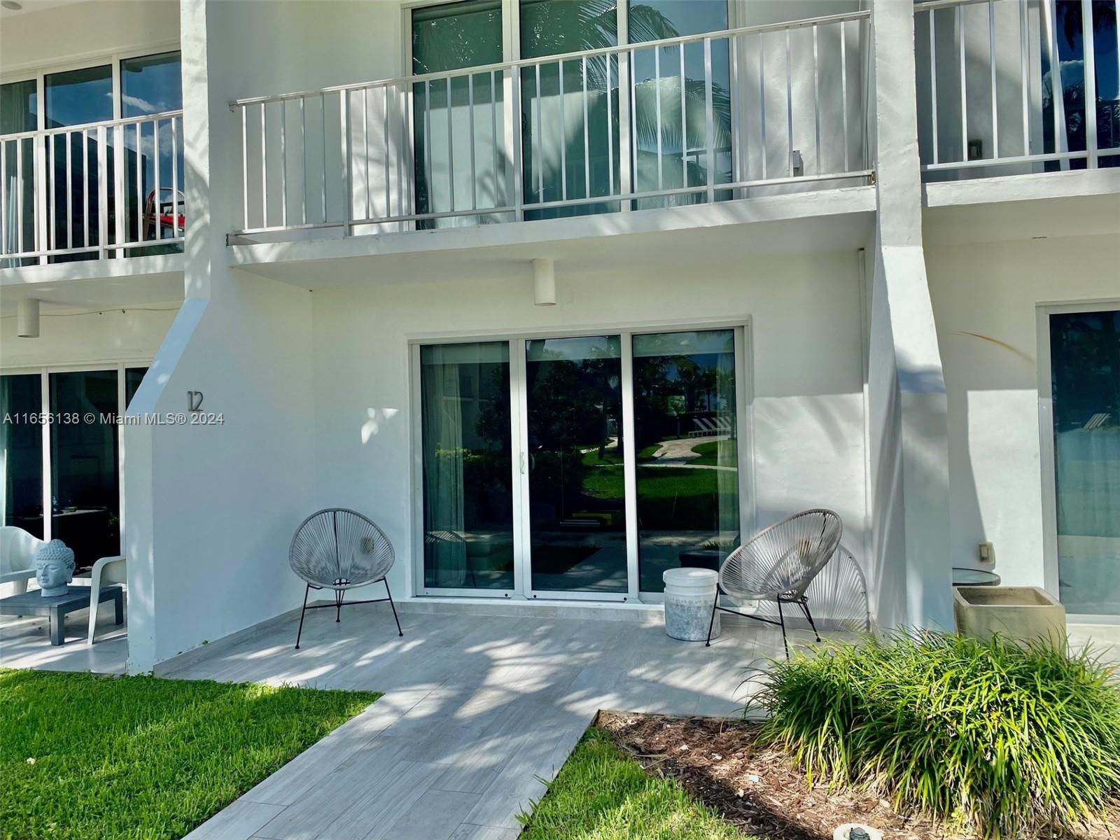 881 Ocean Dr #TH12, Key Biscayne FL 33149