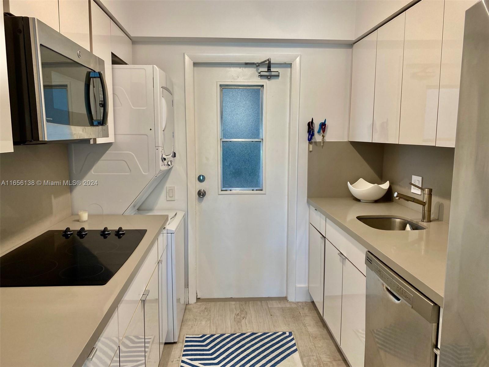 881 Ocean Dr #TH12, Key Biscayne FL 33149