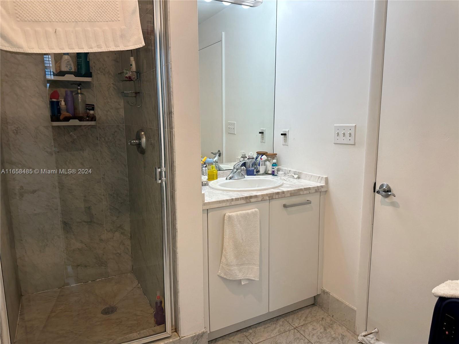 244 Biscayne Blvd #1210, Miami FL 33132