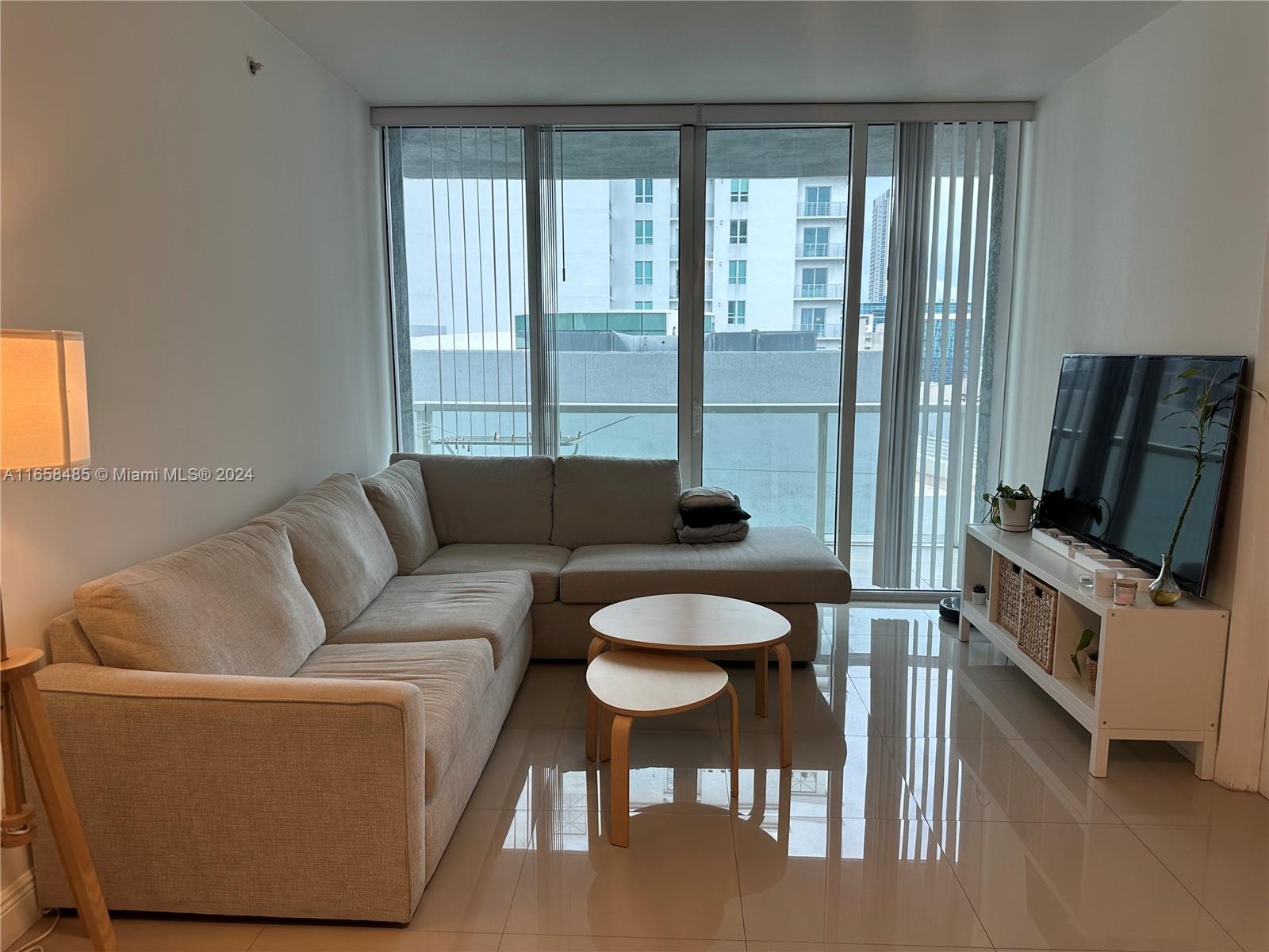 244 Biscayne Blvd #1210, Miami FL 33132