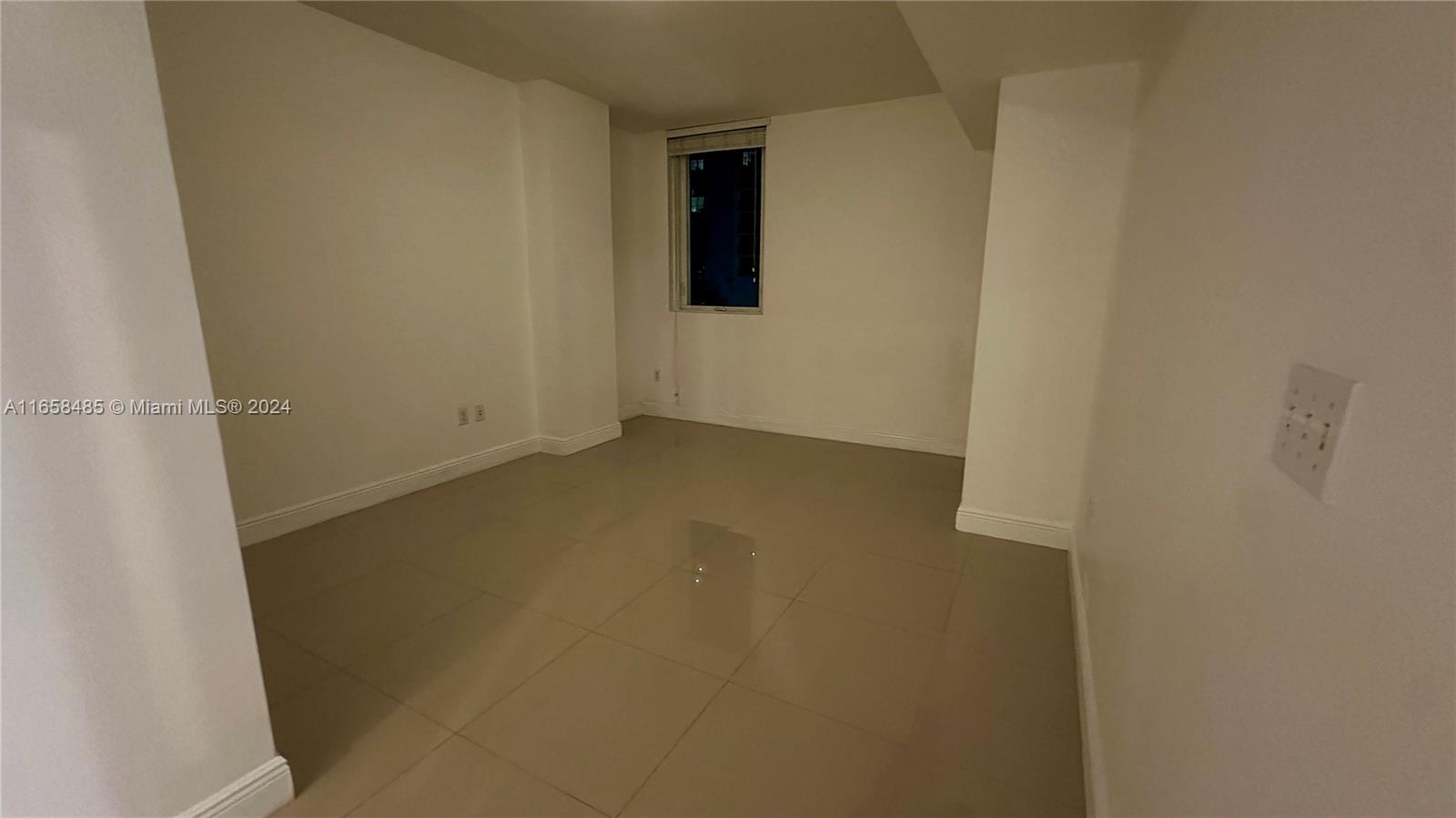 244 Biscayne Blvd #1210, Miami FL 33132
