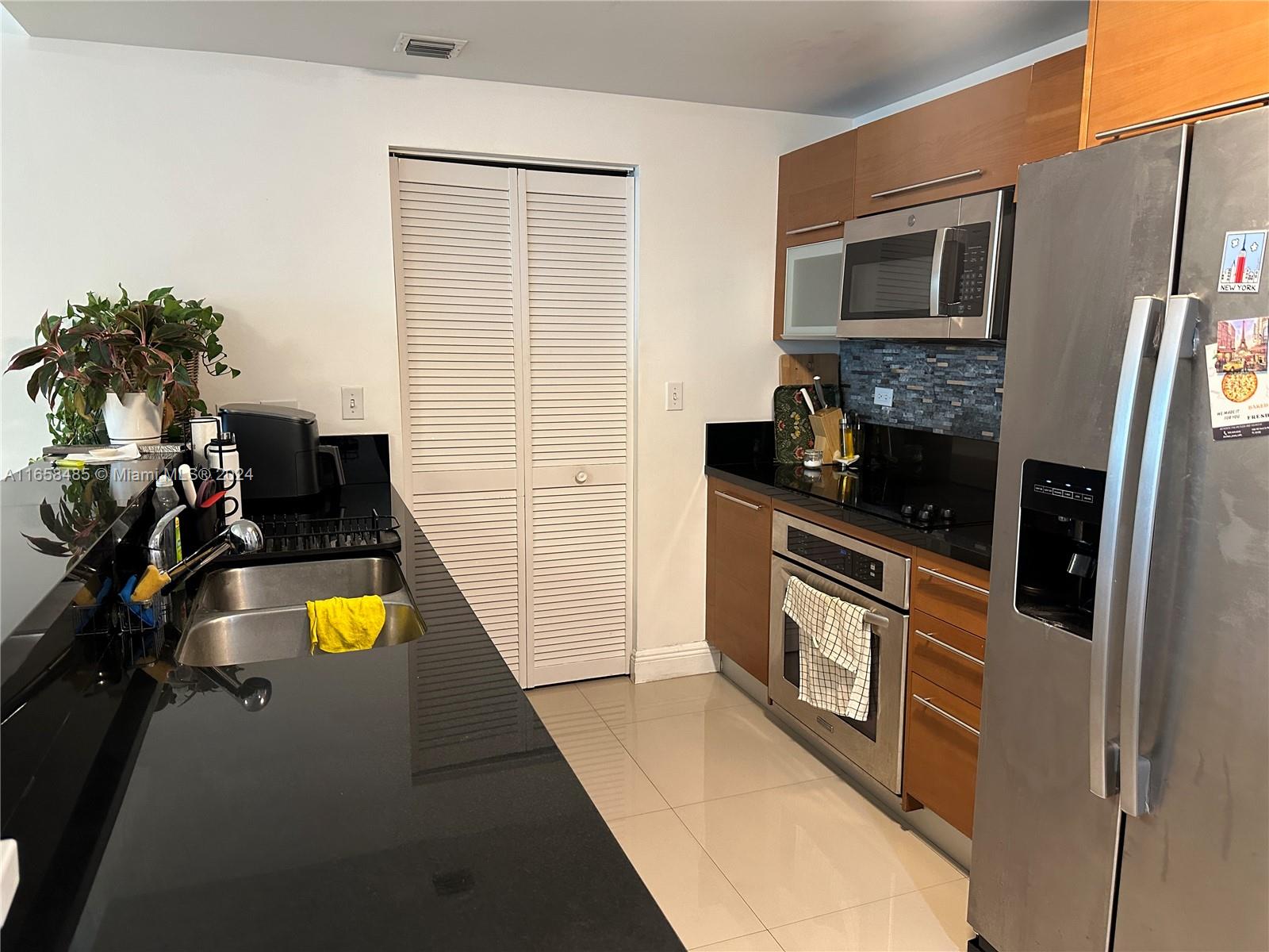 244 Biscayne Blvd #1210, Miami FL 33132