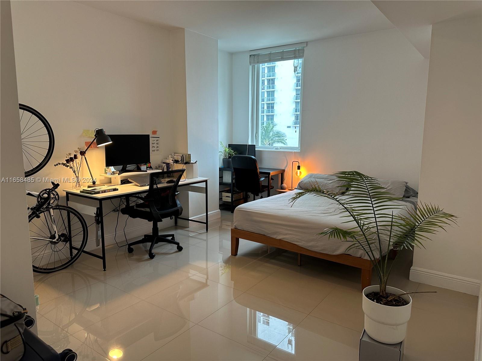 244 Biscayne Blvd #1210, Miami FL 33132