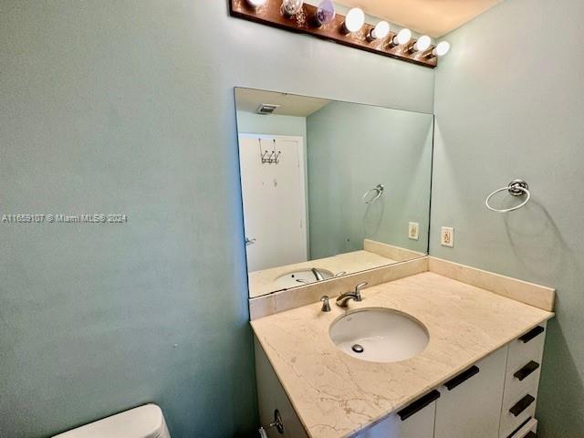 16699 Collins Ave #1003, Sunny Isles Beach FL 33160