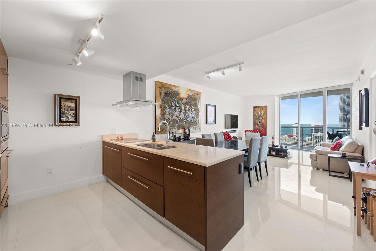 495 Brickell Ave #5207, Miami FL 33131