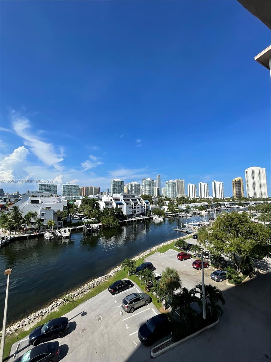 400 Kings Point Dr #615, Sunny Isles Beach, Florida image 16