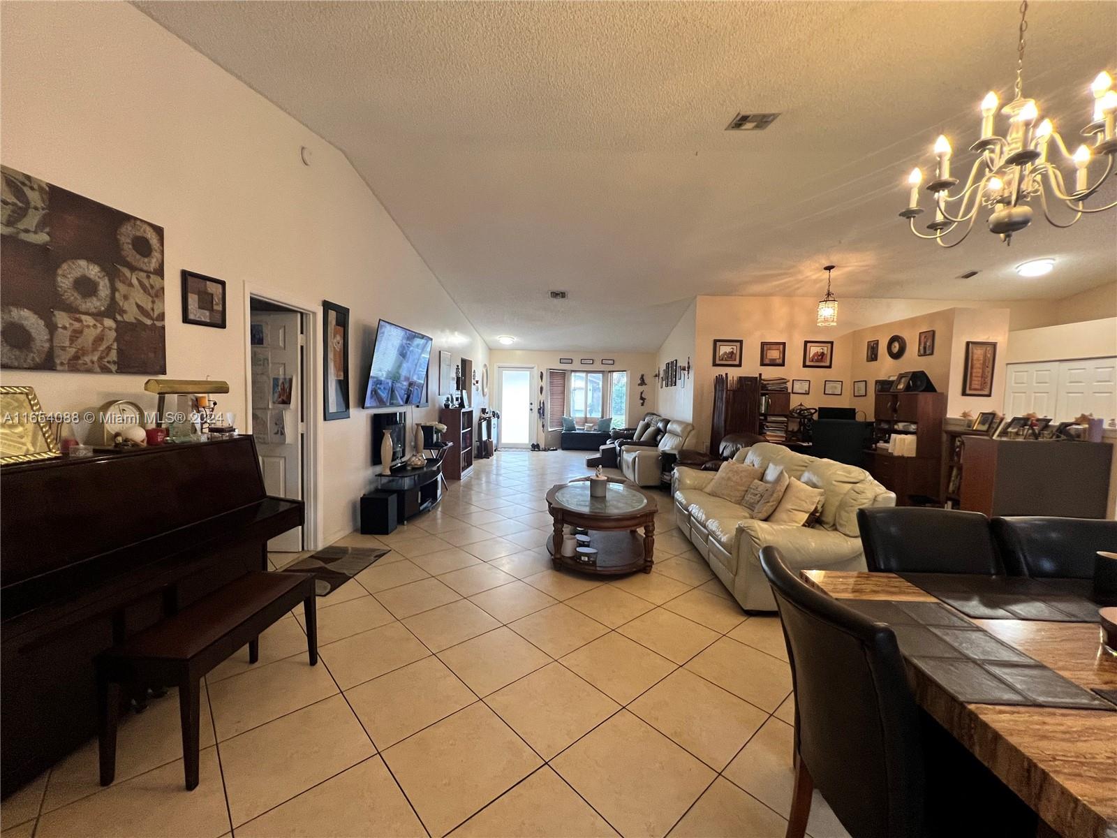 2484 NW 95th Ave, Coral Springs, Florida image 12