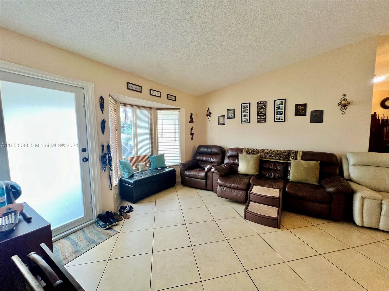 2484 NW 95th Ave, Coral Springs, Florida image 13