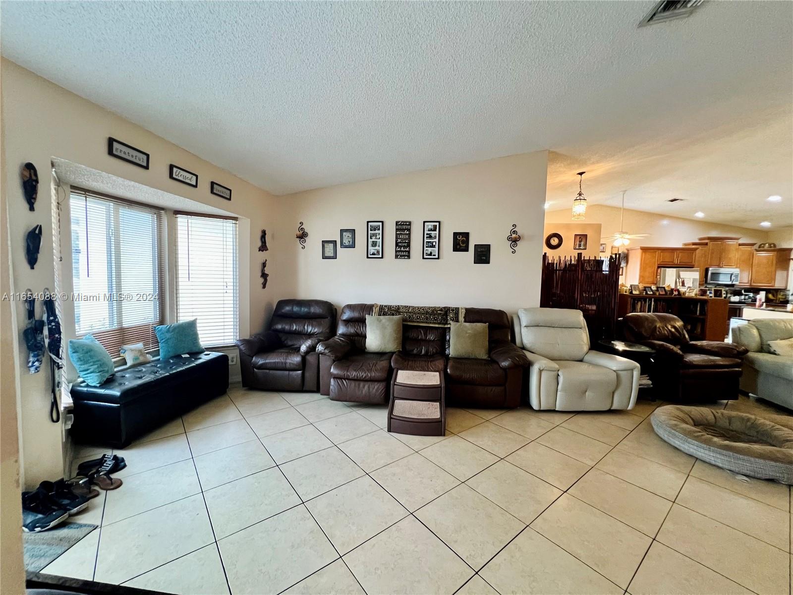 2484 NW 95th Ave, Coral Springs, Florida image 14