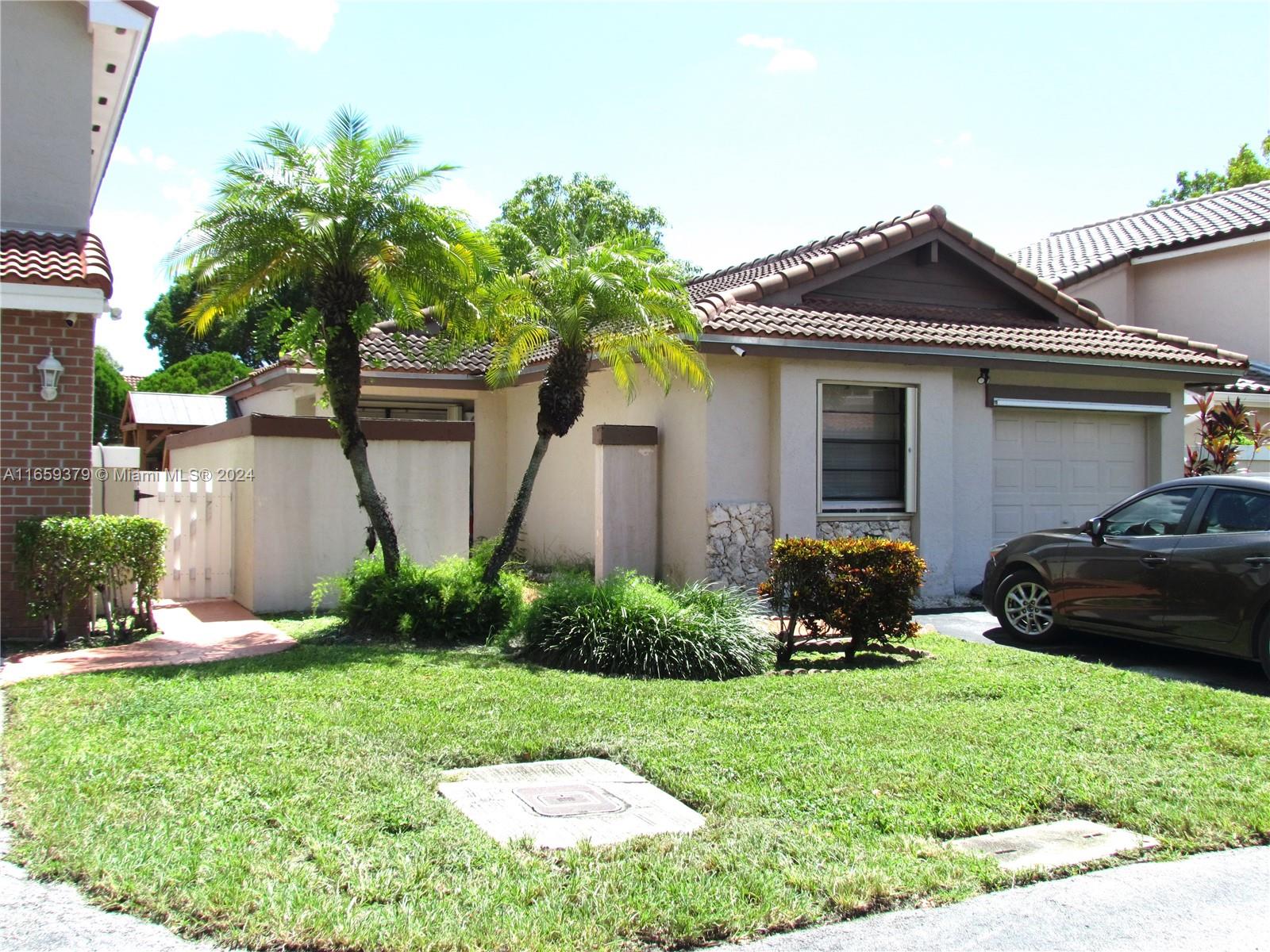 6324 NW 179th Ter, Hialeah, Florida image 2