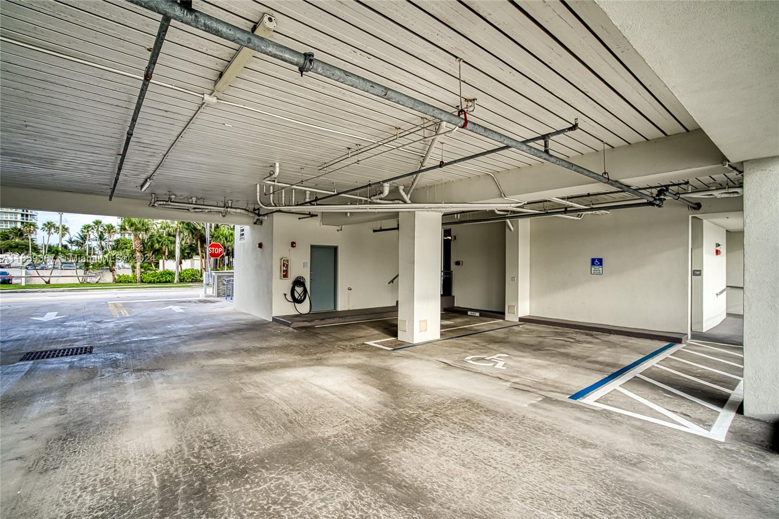 Residential, Hollywood, Florida image 44