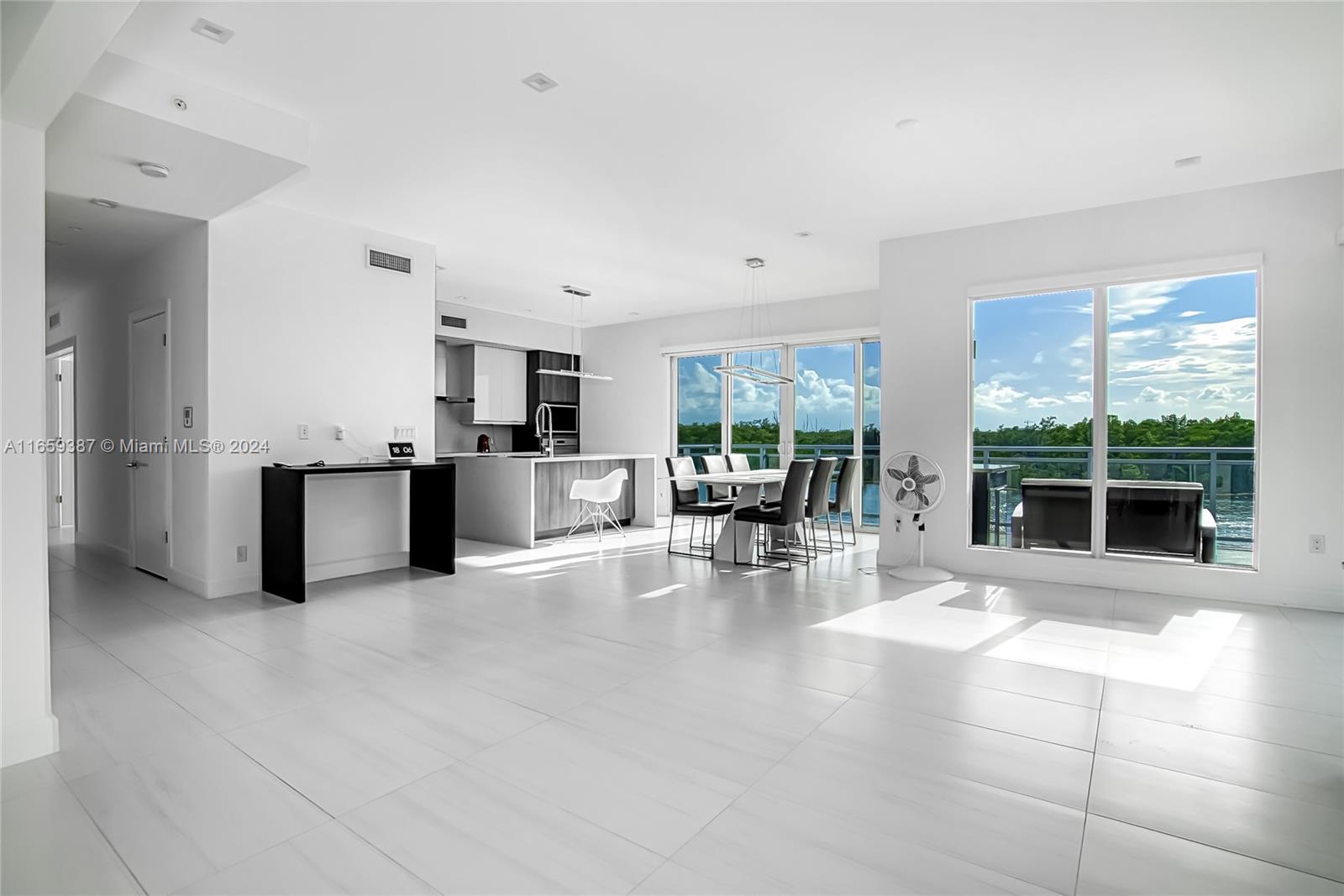 Residential, Hollywood, Florida image 8