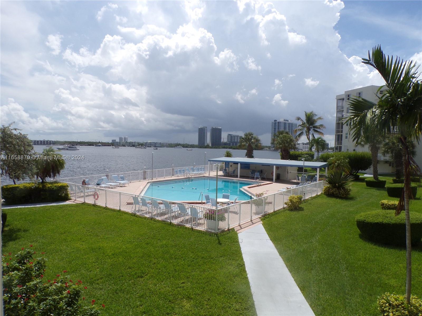 3010 Marcos Dr #R206, Aventura, Florida image 6