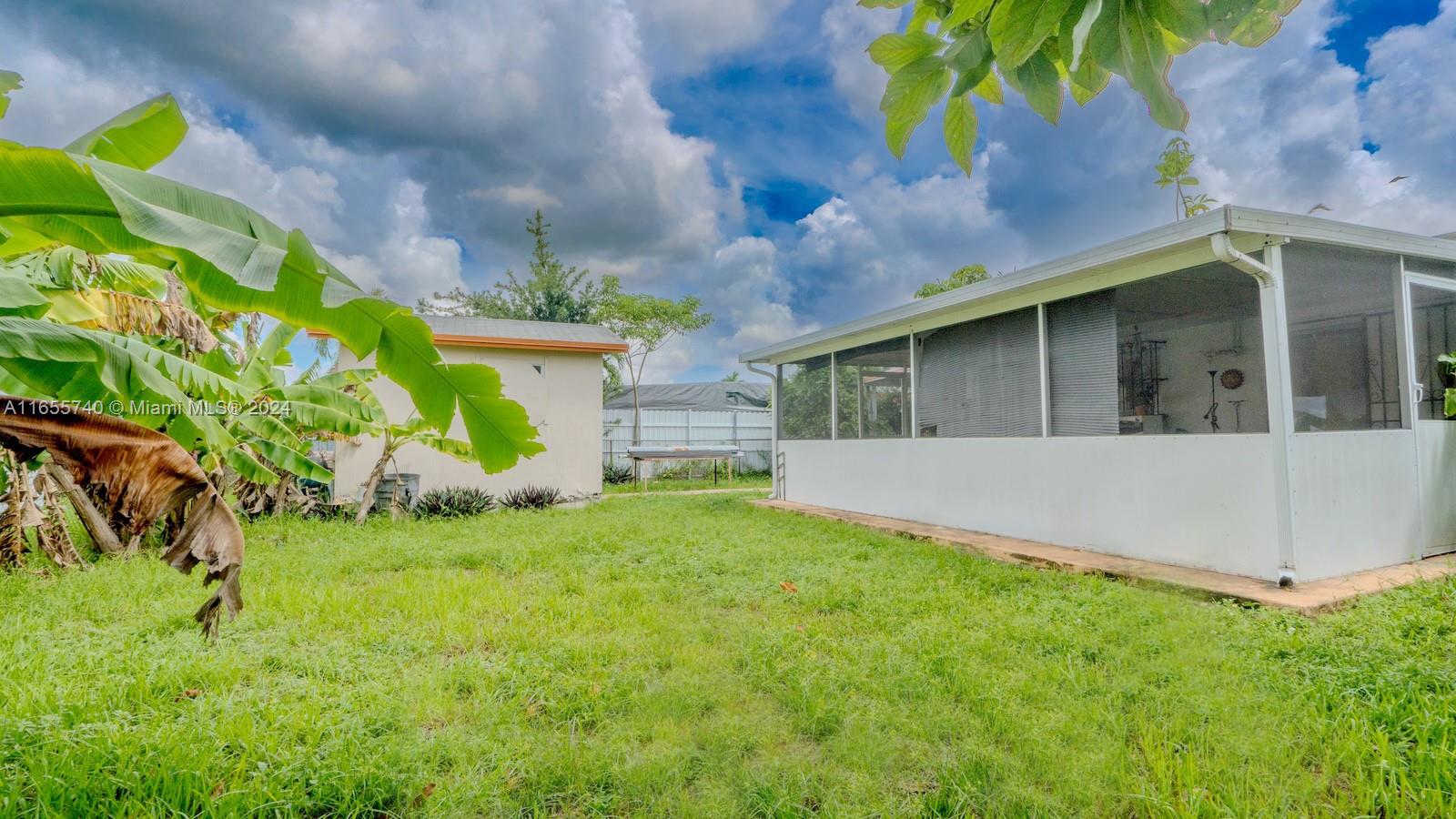 19560 NW 32nd Ave, Miami Gardens, Florida image 21