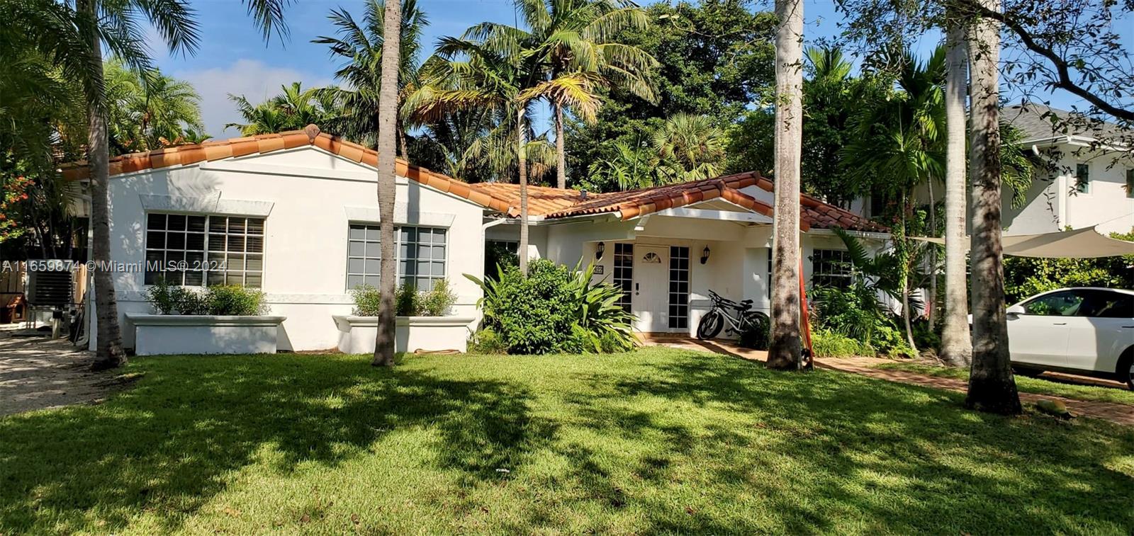 422 Warren Ln, Key Biscayne, Florida image 1