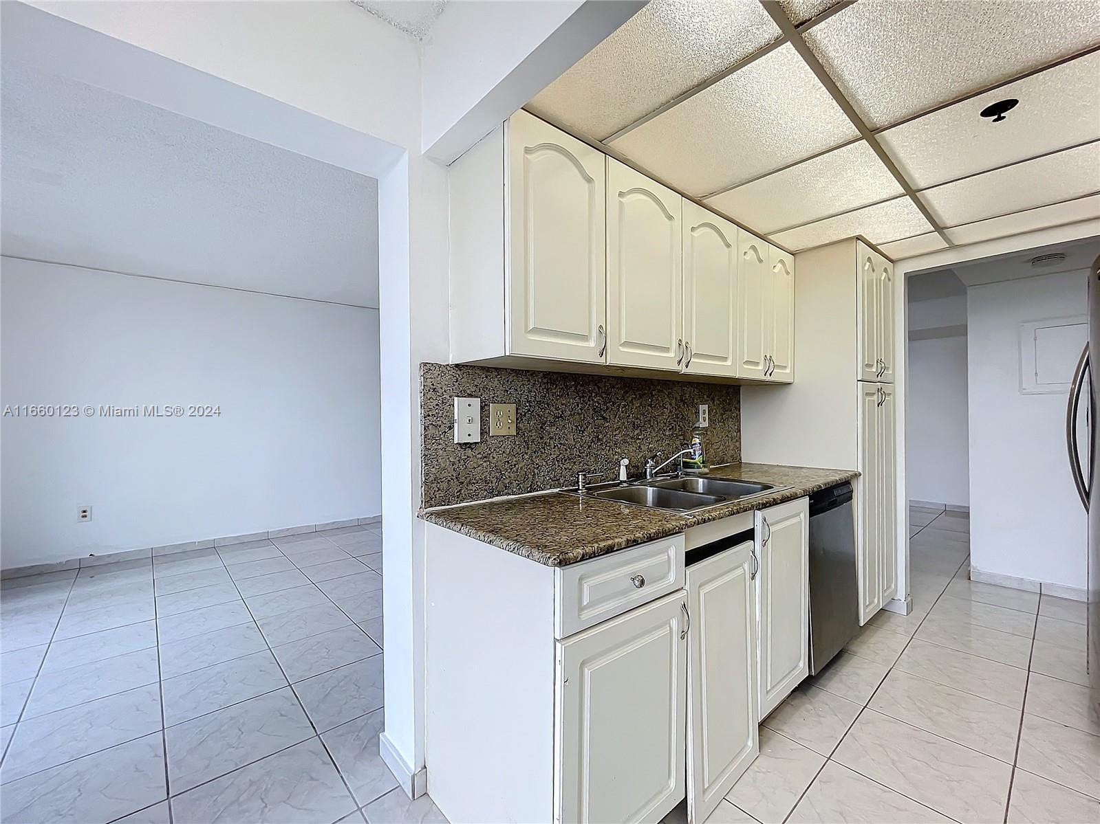 210 174th St #811, Sunny Isles Beach, Florida image 17