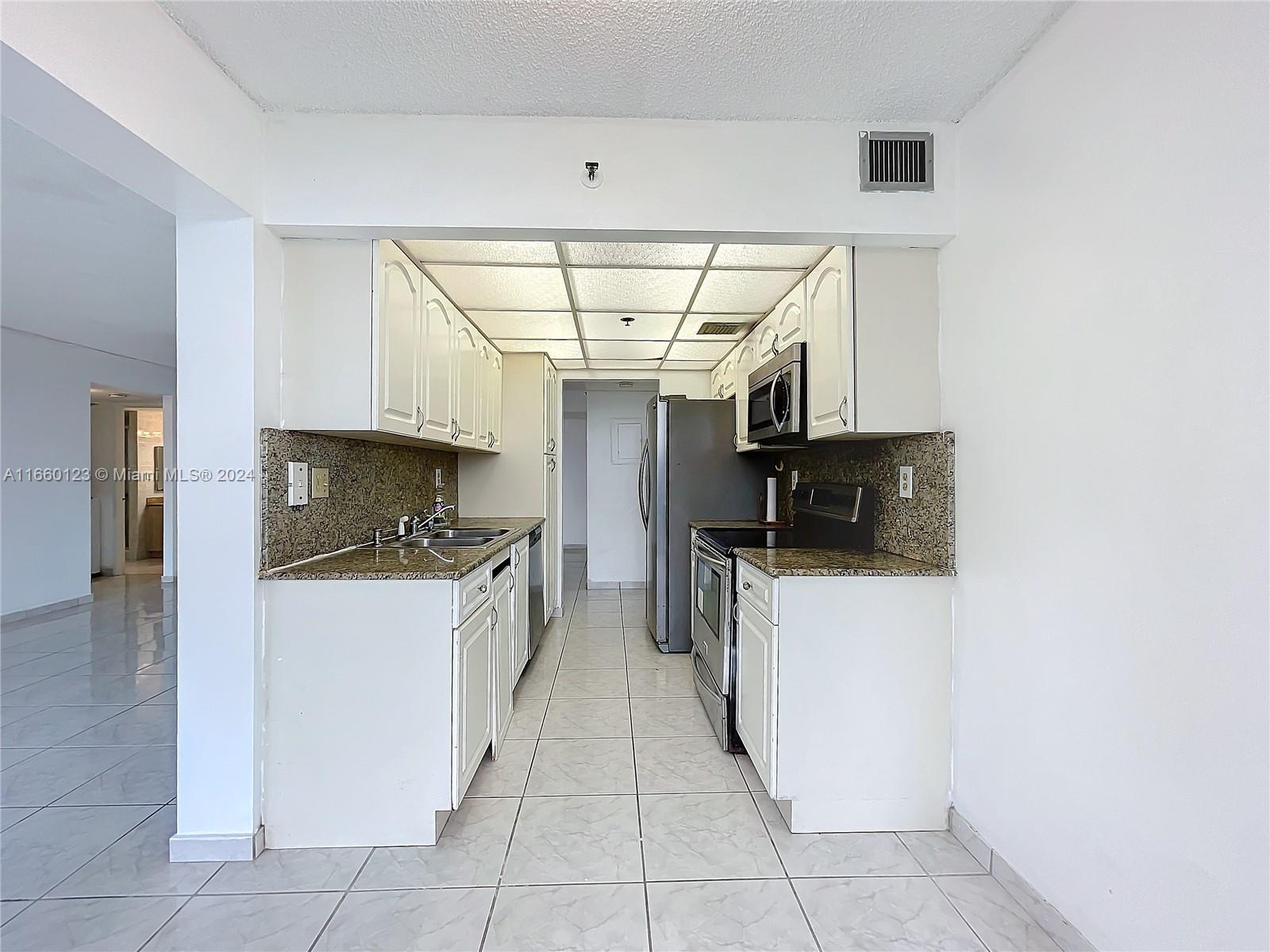 210 174th St #811, Sunny Isles Beach, Florida image 18