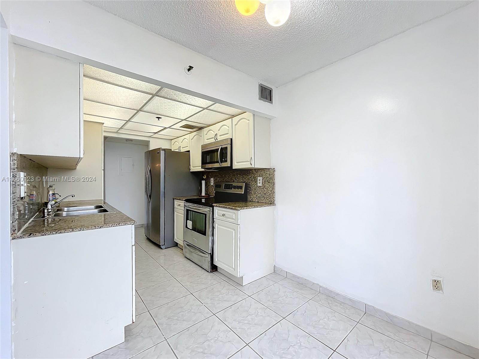 210 174th St #811, Sunny Isles Beach, Florida image 19